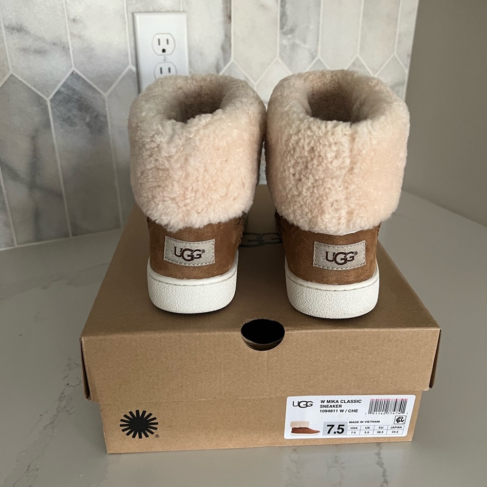 Uggs woman size 7.5